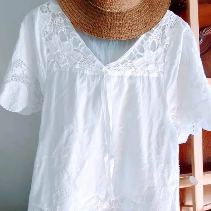 ÚLTIMA! Blusa bordada crochet talle S medidas.de axila a axila 45 cm largo 63