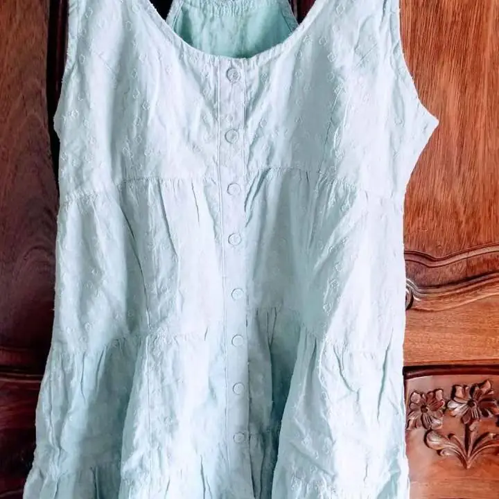 Vestido color celeste agua de plumeti talle L