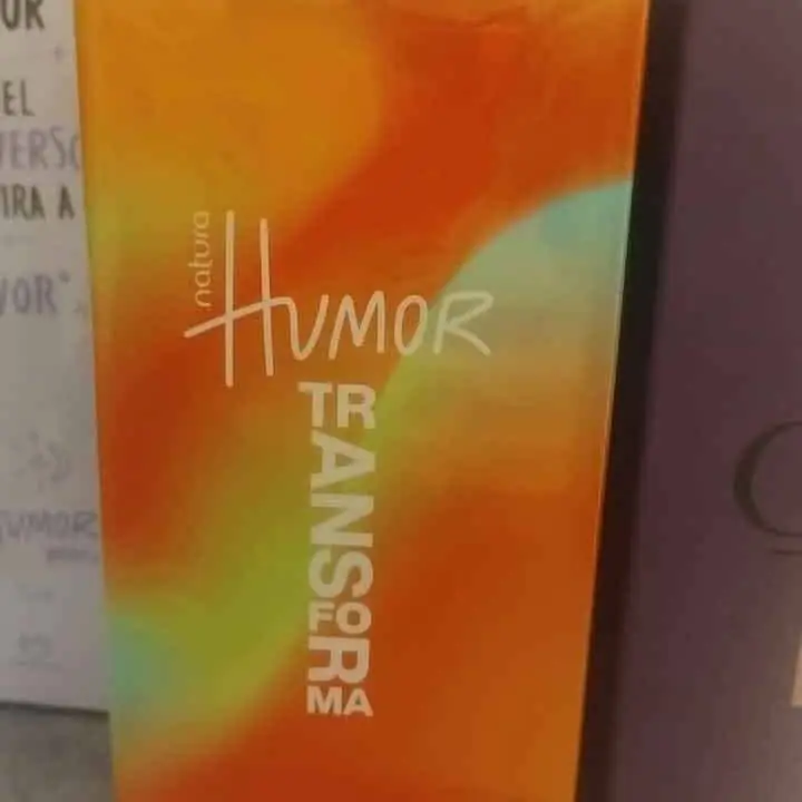 Perfume humor transforma