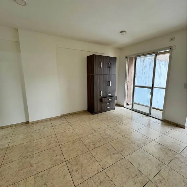 Flores-monoambiente grande c balcon soleado 520.000$ libre en Ramón Falcón 4600