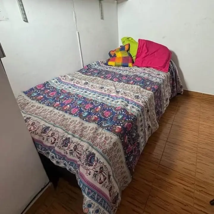 Habitación privada para hombre en san Telmo 300.000$ todo incluido wp