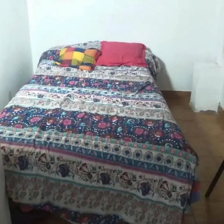 Habitación privada para hombre en san telmo 200.000$ todo incluido Bolivar 1400