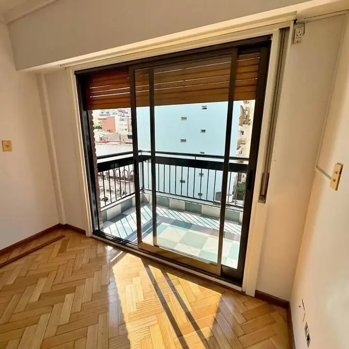 Caballito 3 ambientes c/balcon todo luz y sol 990.000$ md