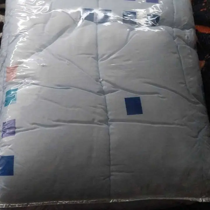 Acolchado de 1 plaza nuevo