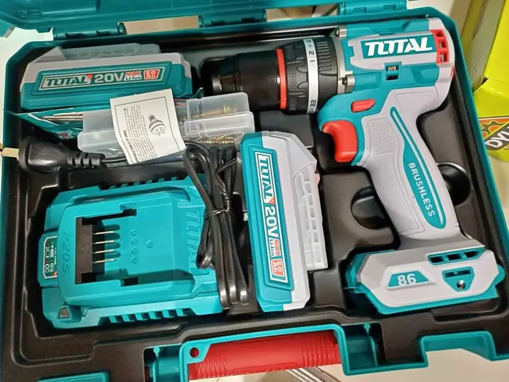 Taladro Atornillador Percutor 20v 86Nm. + 2 batería 2.0Ah + Cargador + Accesorios Y Maletín TOTAL