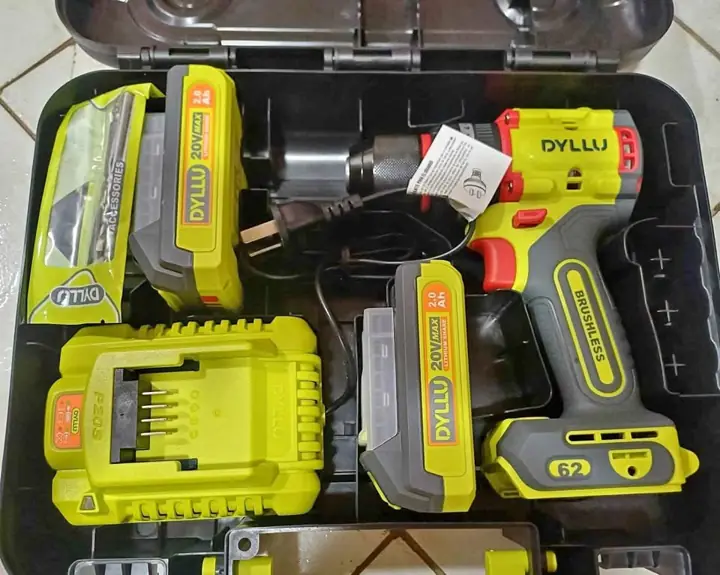 Taladro Atornillador Percutor 20v 62Nm + 2bat 2.0Ah + Cargador + Accesorios Y Maletín Dyllu