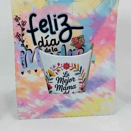 Taza con porta taza de cartón dia de la madre
