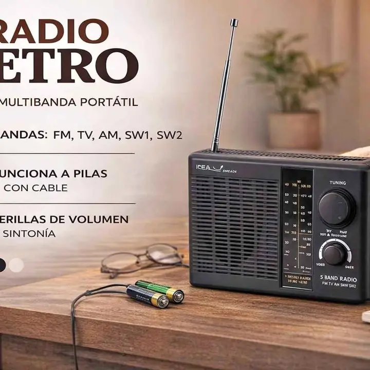 Radio chica retro vintage FM - AM negra