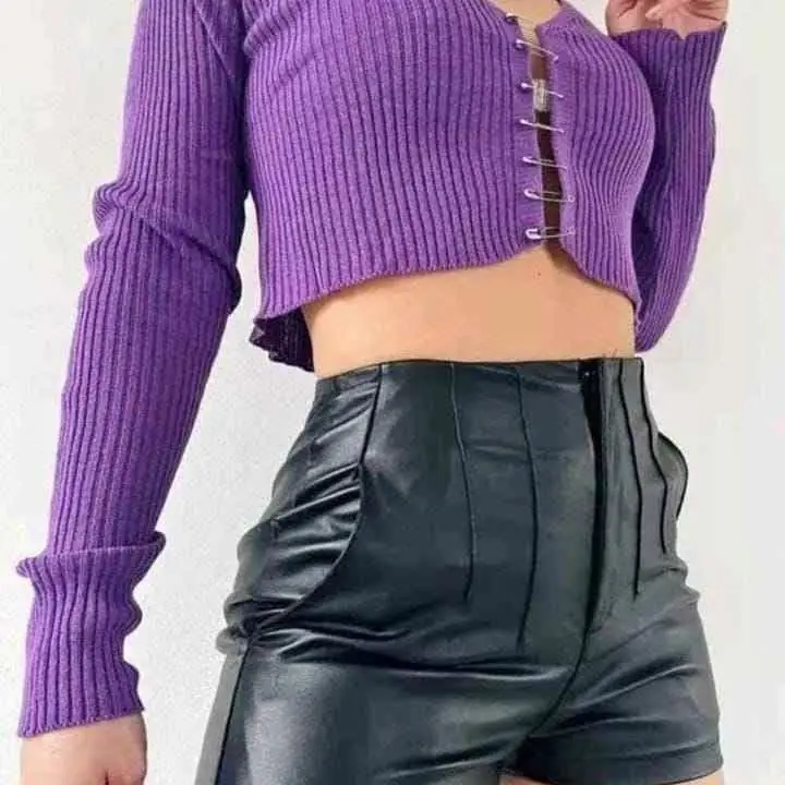 Short avispa engomado