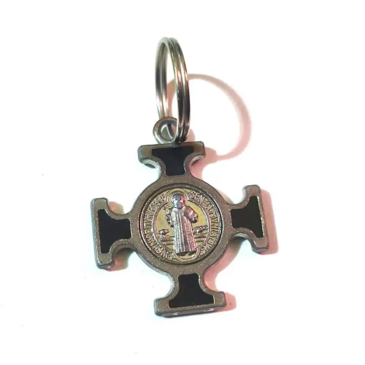 Llavero Cruz San Benito Metal 4cms Proteccion Santo Santidad Plateado usado