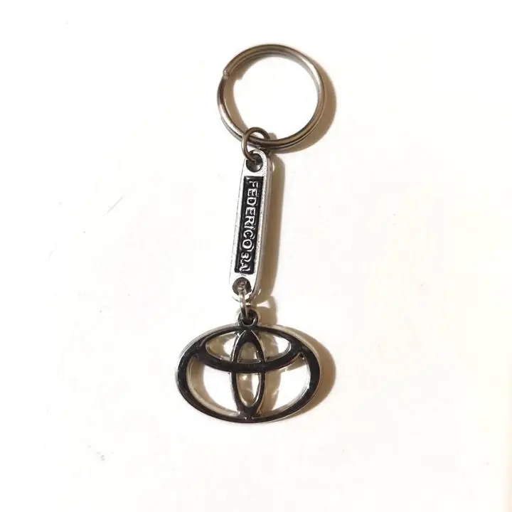 Llavero Toyota Logo Corolla Hilux Rav4 Etios Metal Auto usado