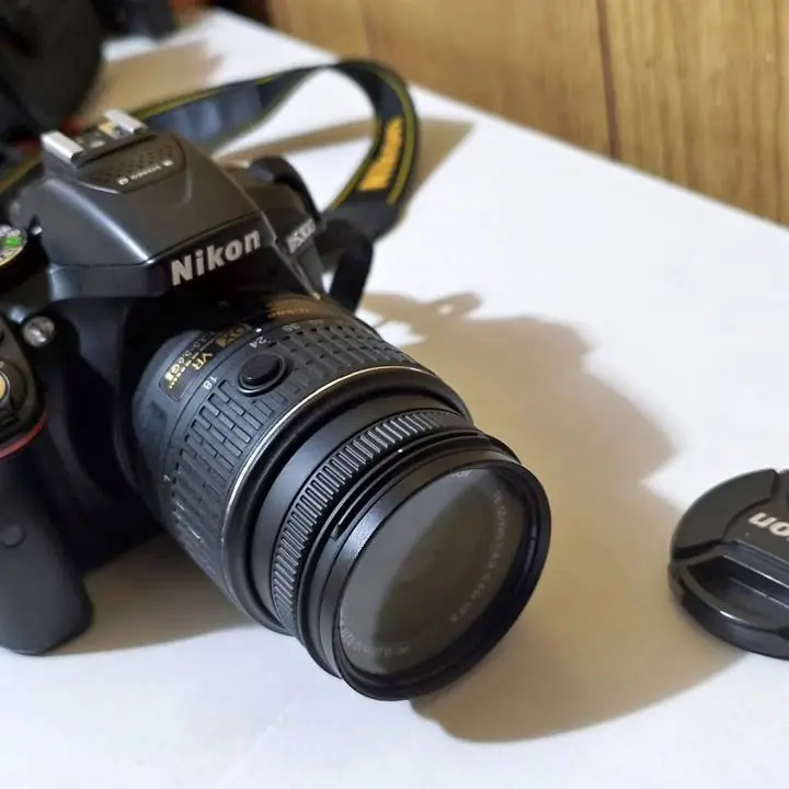 Camara Reflex Nikon D5300 Lente 18-55mm Vr, Full Hd Y Wi-fi usada