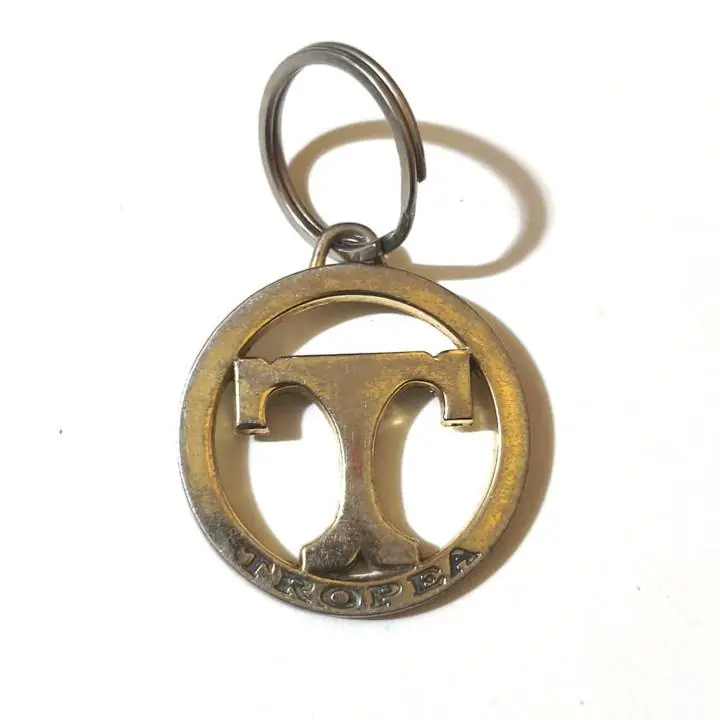 Llavero Tropea Accesorio para Llaves Cartera Moda de Metal Plateado usado