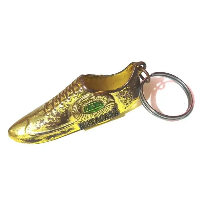 Llavero Recuerdo de Brasil Botin Maracana Mundial 7cms Foot Dorado usado