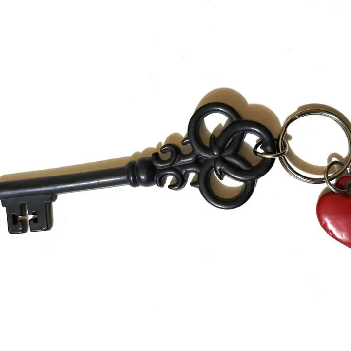 Llavero Llave Antigua Goma Llaves 12cms Corazon Retro Adorno usado