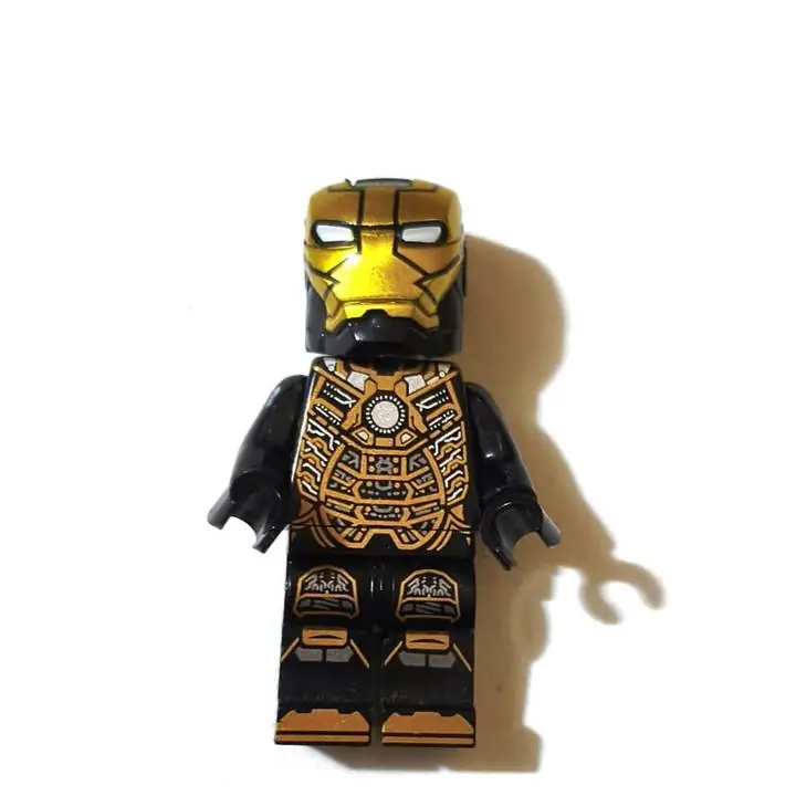 Muñeco Mini Iron Man Black And Gold Bloques 4,5cms Blocky