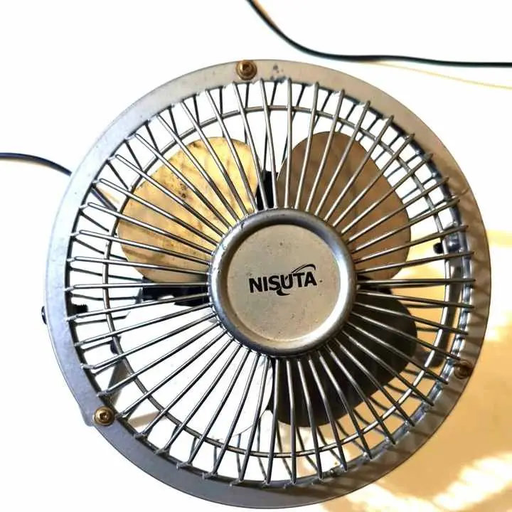 Mini Ventilador de Mesa Usb Metálico Portatil Escritorio Gris usado