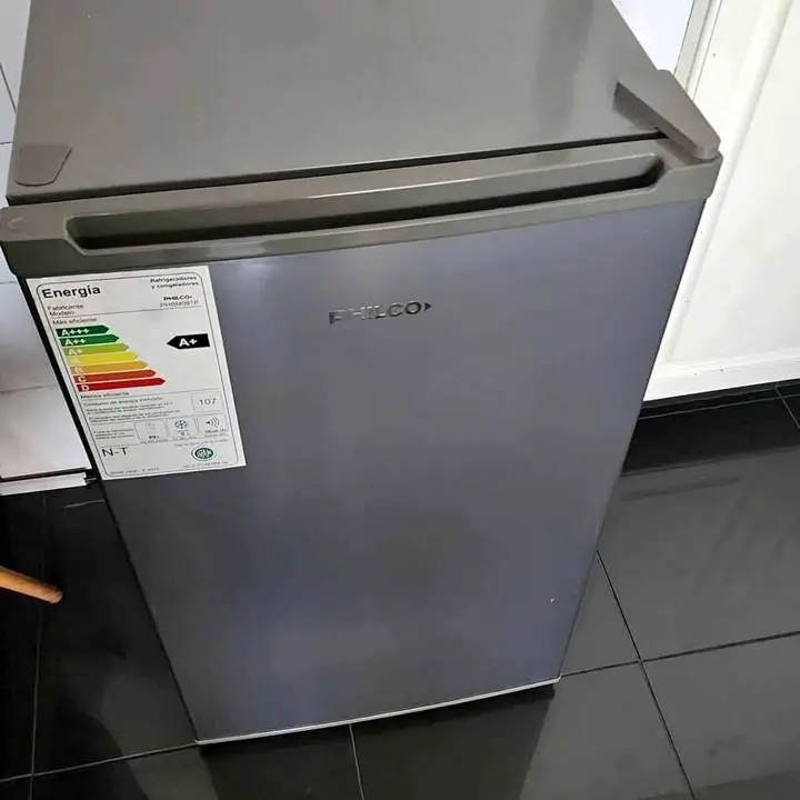 Heladera bajo mesada 83 litros