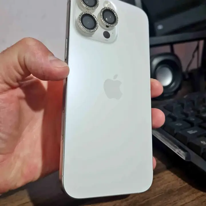 iPhone 16 pro max (precio en usd )blanco 256GB libre 91%