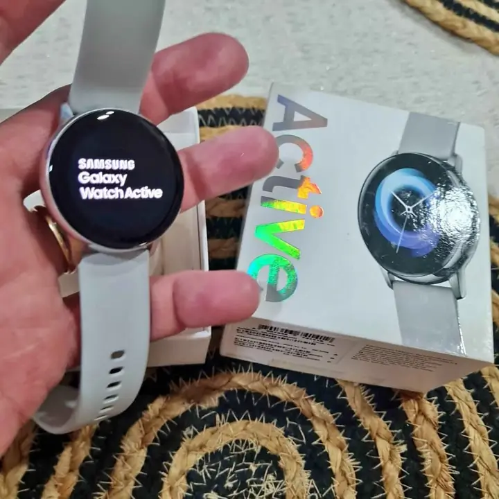 Smart watch Samsung active GPS con caja manual , malla de repuesto y cargador promo dia madre