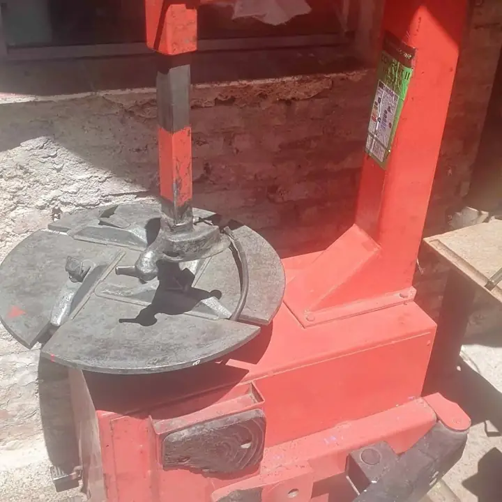 Desarmadora, destalonadora de rueda
