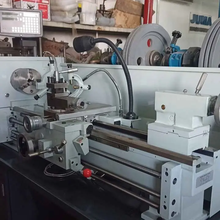Torno paralelo NUEVO de 1000 mm x 360 mm con reglas digitales JUMA maquinarias