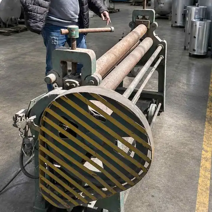 Cilindradora de chapa de 1500 mm x 3 mm motorizada JUMA Maquinarias