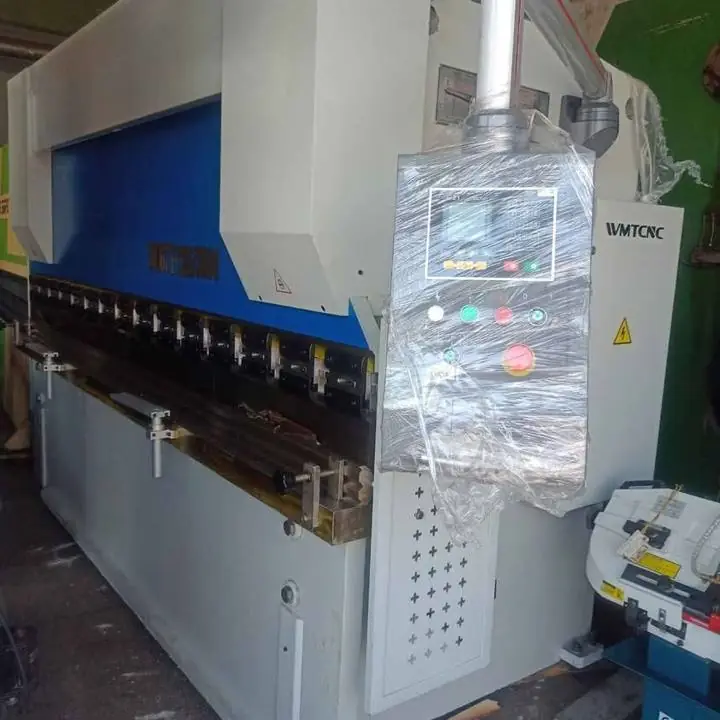 Plegadora hidráulica de chapa NUEVA de 3200 mm x 125 tn CNC entrega inmediata