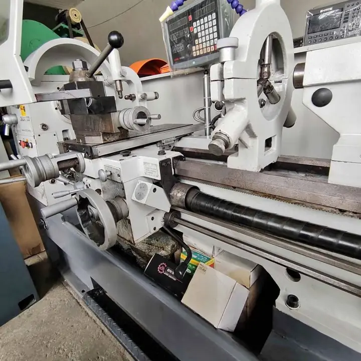 Torno paralelo NUEVO de 1000 mm x 410 mm JUMA Maquinarias