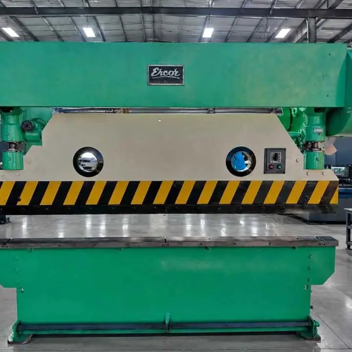 Plegadora de chapa ERCOR de 2500 mm x 40 tn JUMA Maquinarias