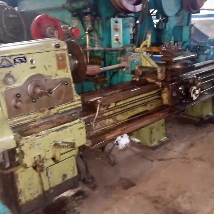 Torno paralelo PIA de 3300 mm x 780 mm JUMA Maquinarias
