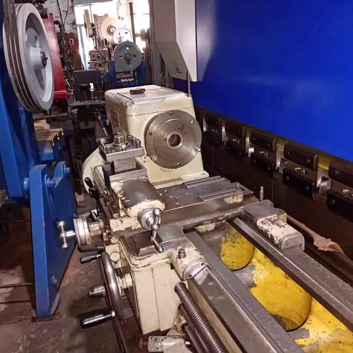 Torno paralelo LAVORE de 1500 mm x 460 mm JUMA Maquinarias