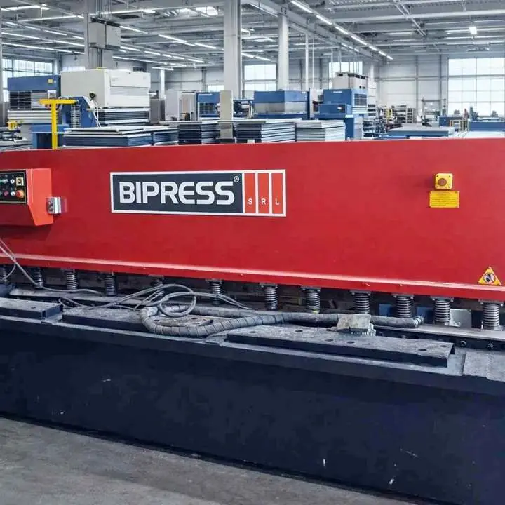 Guillotina hidráulica de chapa cnc bipress de 3200 x 8 mm JUMA Maquinarias