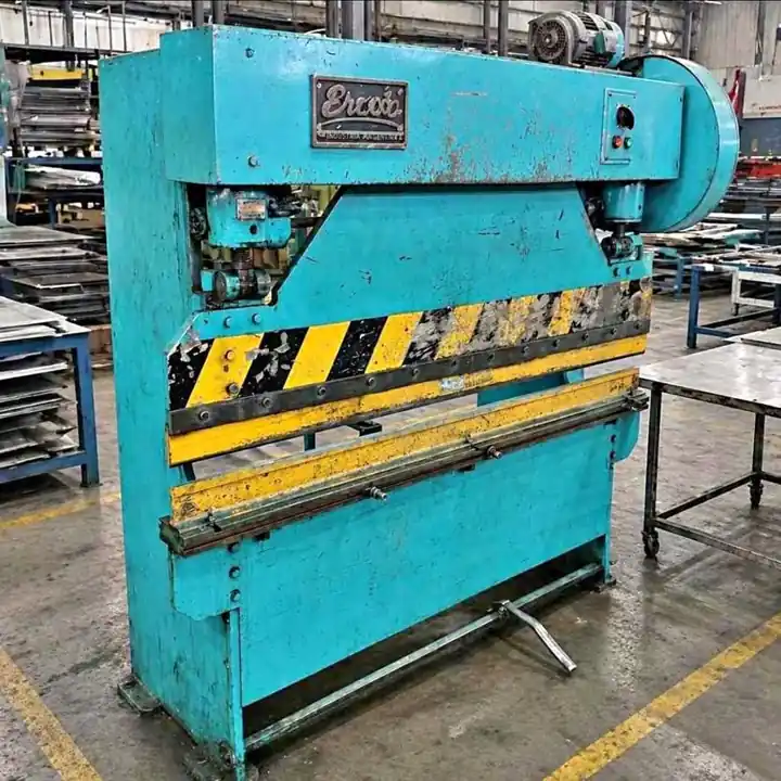 Plegadora de chapa ERCOR de 1800 mm x 30 tn