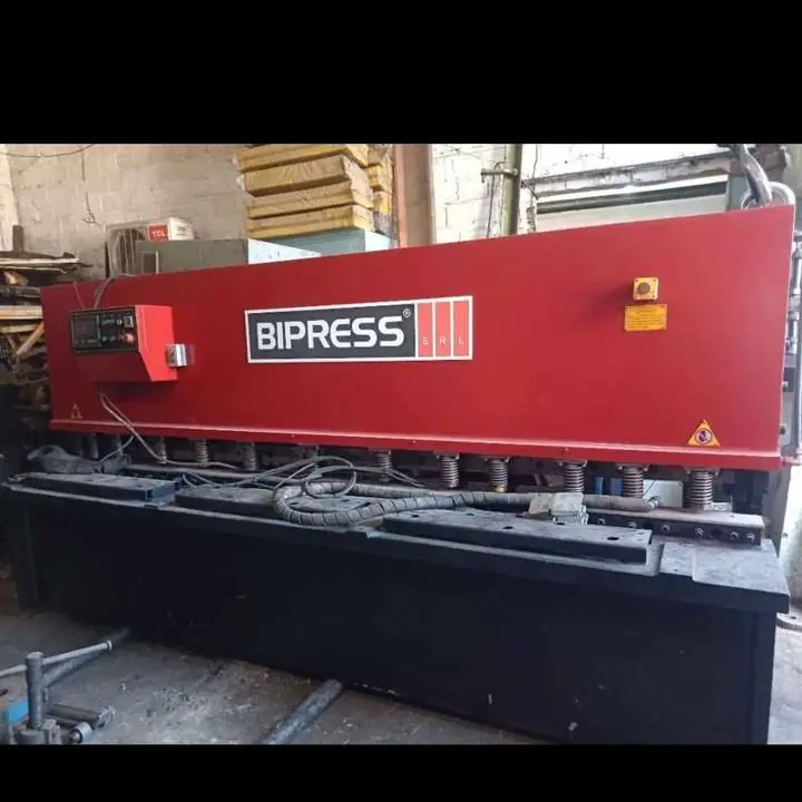 Guillotina hidráulica de chapa BIPRESS de 3200 x 8 mm