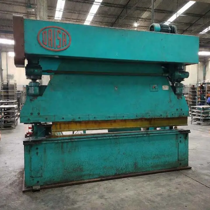Plegadora de chapa DAISA de 3000 mm x 60 tn embrague neumático JUMA Maquinarias