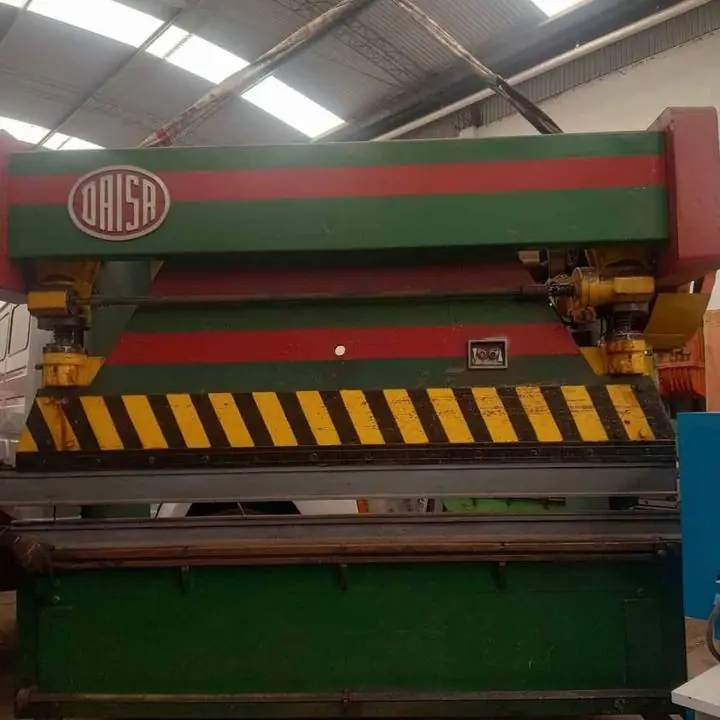 Plegadora de chapa DAISA de 3000 mm x 90 tn