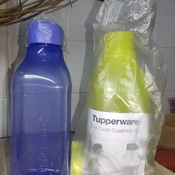 Botella cuadrada 1litro Tupperware