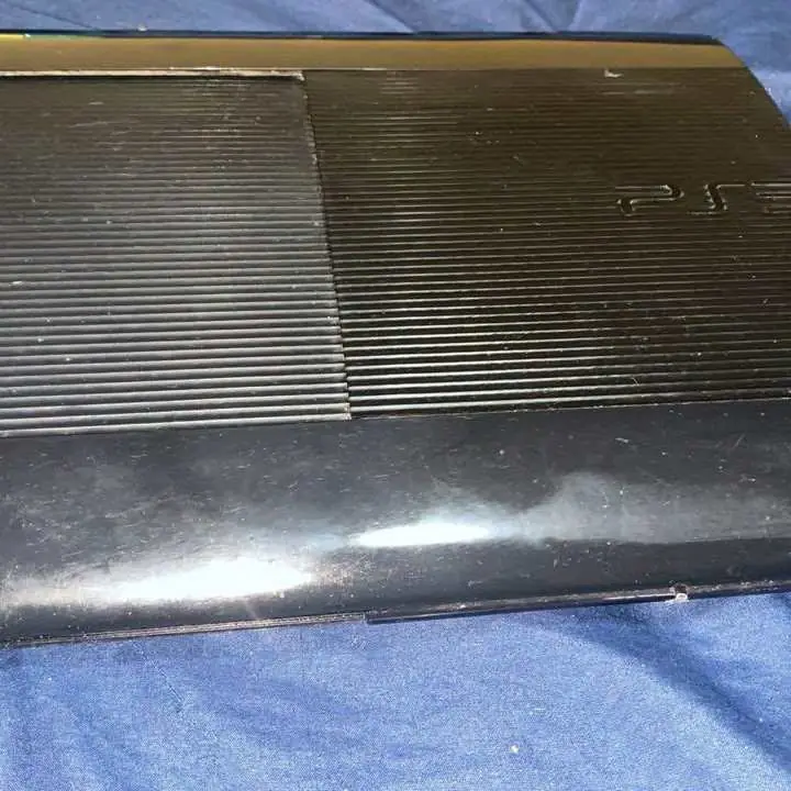 Vendo ps3 slim 1 joystick y juegos digitales!