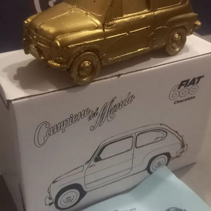 Fiat 600 de chocolate con confites