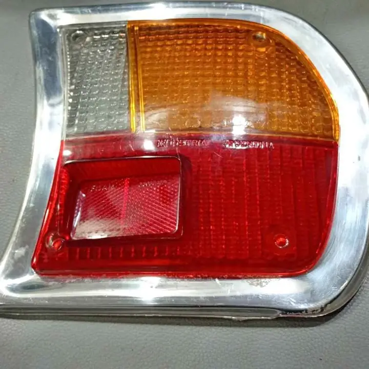 Peugeot 504 acrílico trasero derecho FITAM