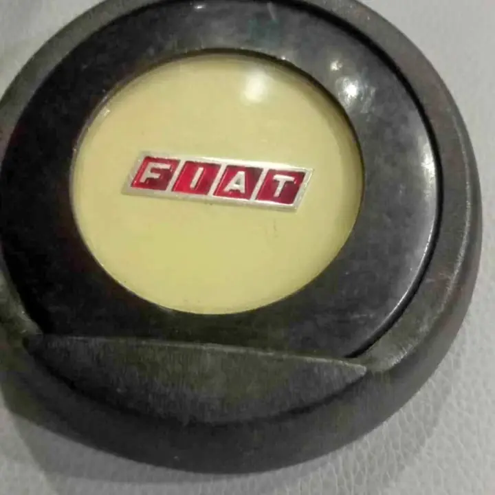Fiat 133 centro volante