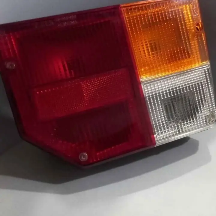 Fiat 128 europa faro trasero derecho italiano