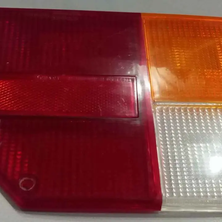 Fiat 128 europa acrilico trasero derecho italiano