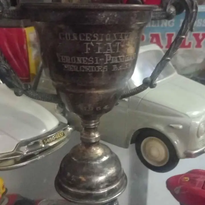 Antiguo trofeo Fiat 1964