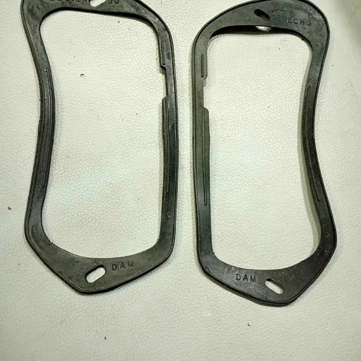 Fiat 600 juntas goma faros traseros DAM x 2