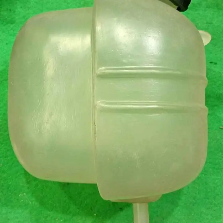 Fiat 600 depósito líquido refrigerante pico grueso con tapa
