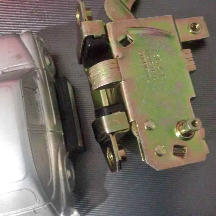 Fiat 600 puerta suicida cerradura acompañante