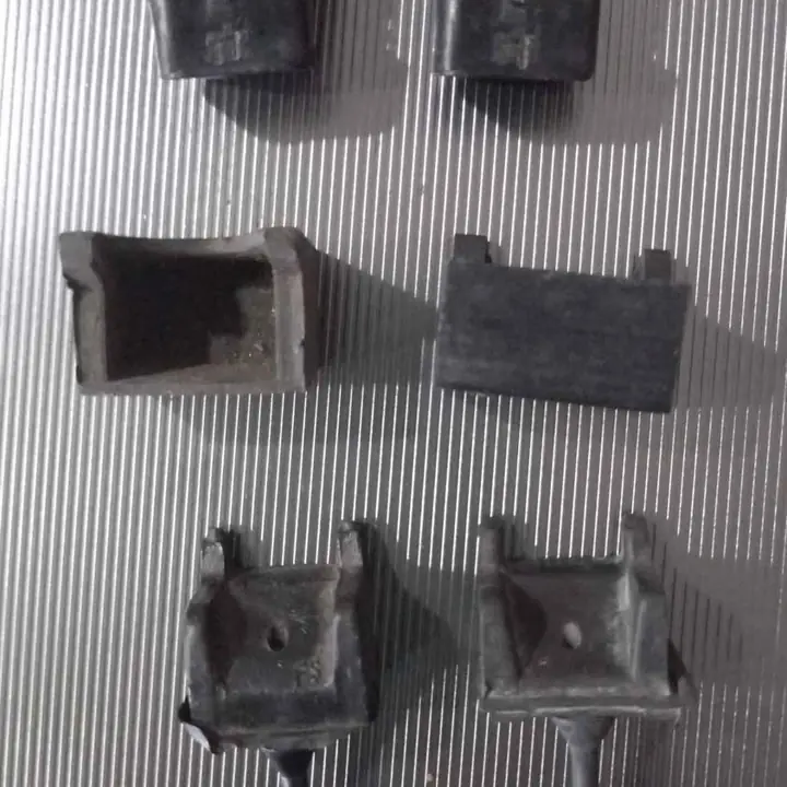 Fiat 128 set topes de capot
