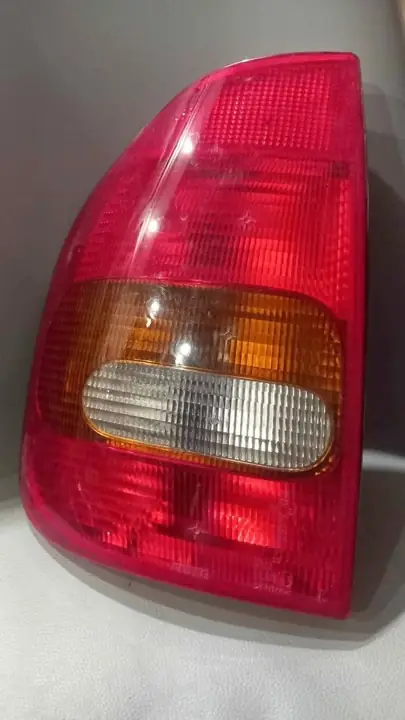 Chevrolet corsa 4 puertas 1994-99 faro trasero izquierdo